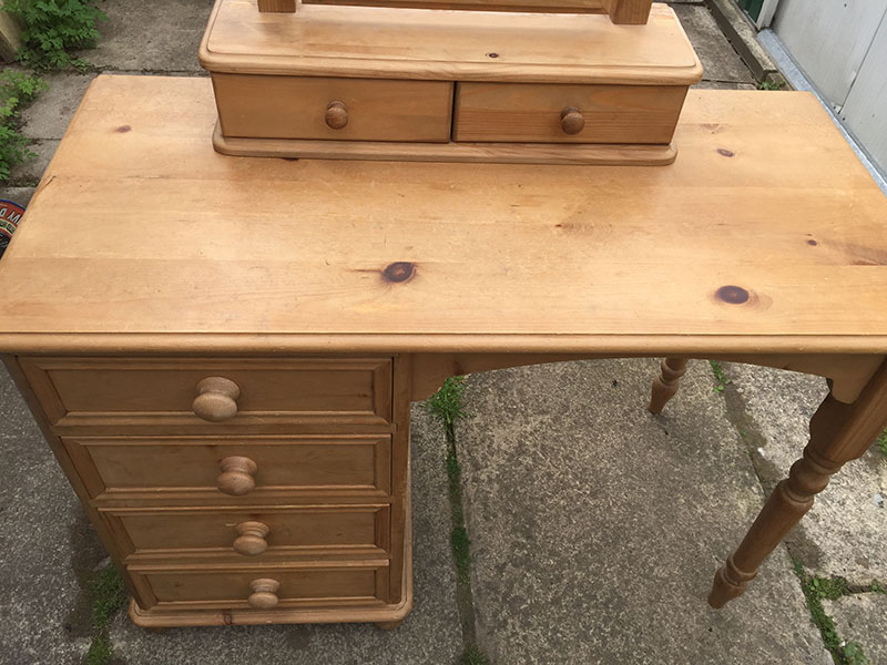 Dressing table set <strong>before</strong> restoration