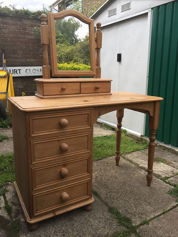 Dressing table set <strong>before</strong> restoration