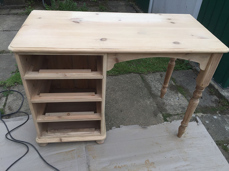 Dressing table set <strong>during</strong> restoration