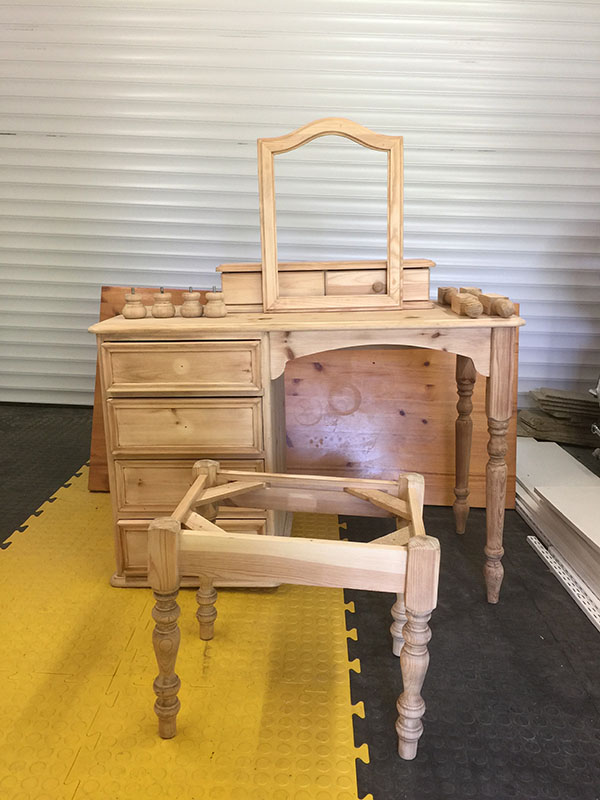 Dressing table set <strong>during</strong> restoration